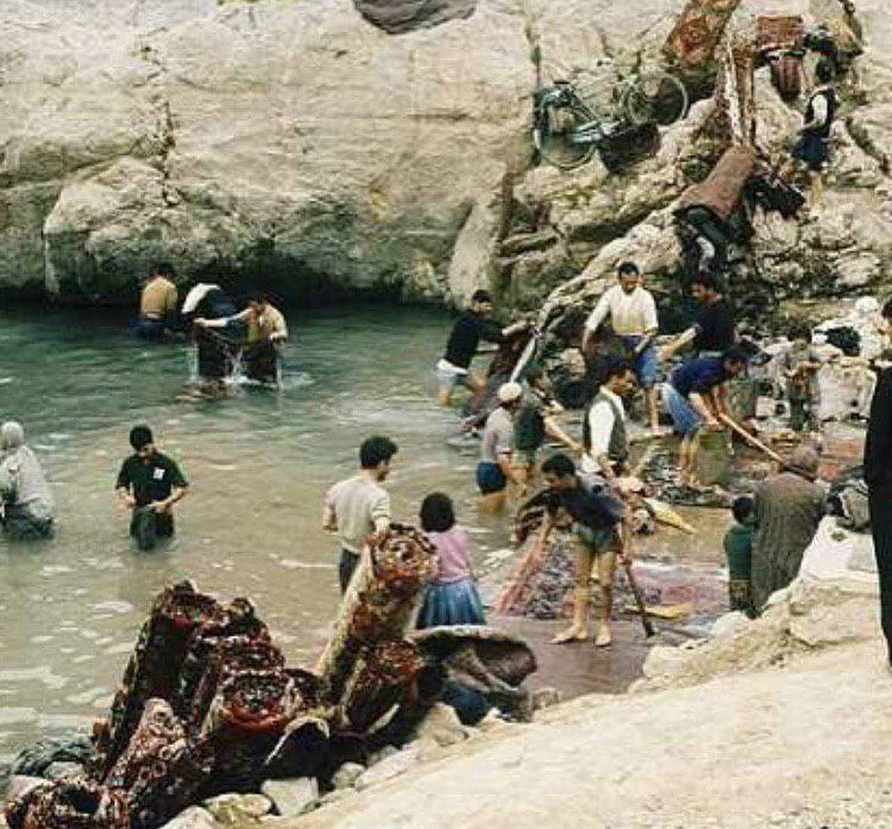 Tecniche antiche di lavaggio tappeti presso i fiumi